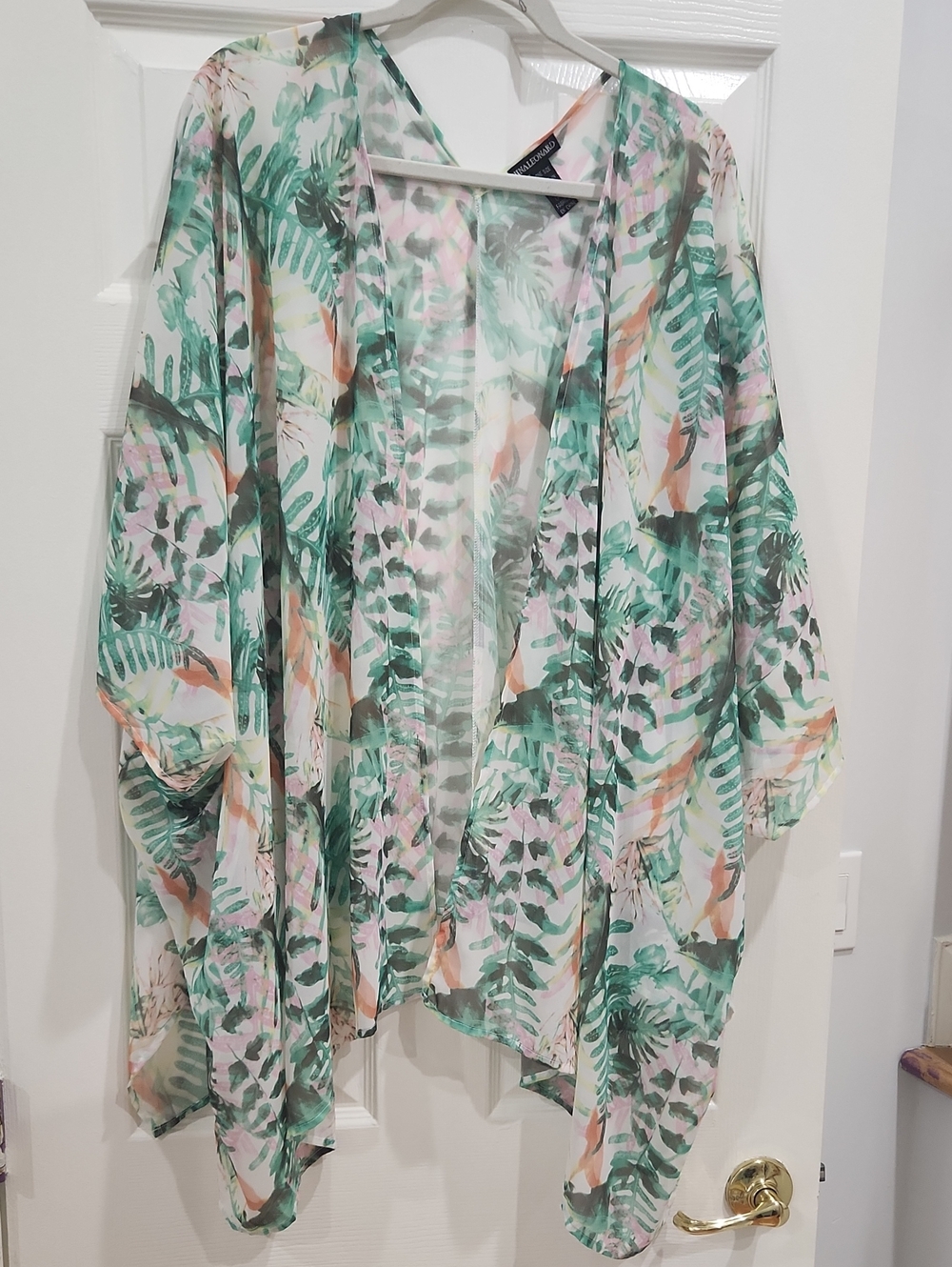 NINA LEONARD FLORAL LEAF PATTERN COVER-UP, KIMONO, CAPE, DUSTER. ONE SIZE
